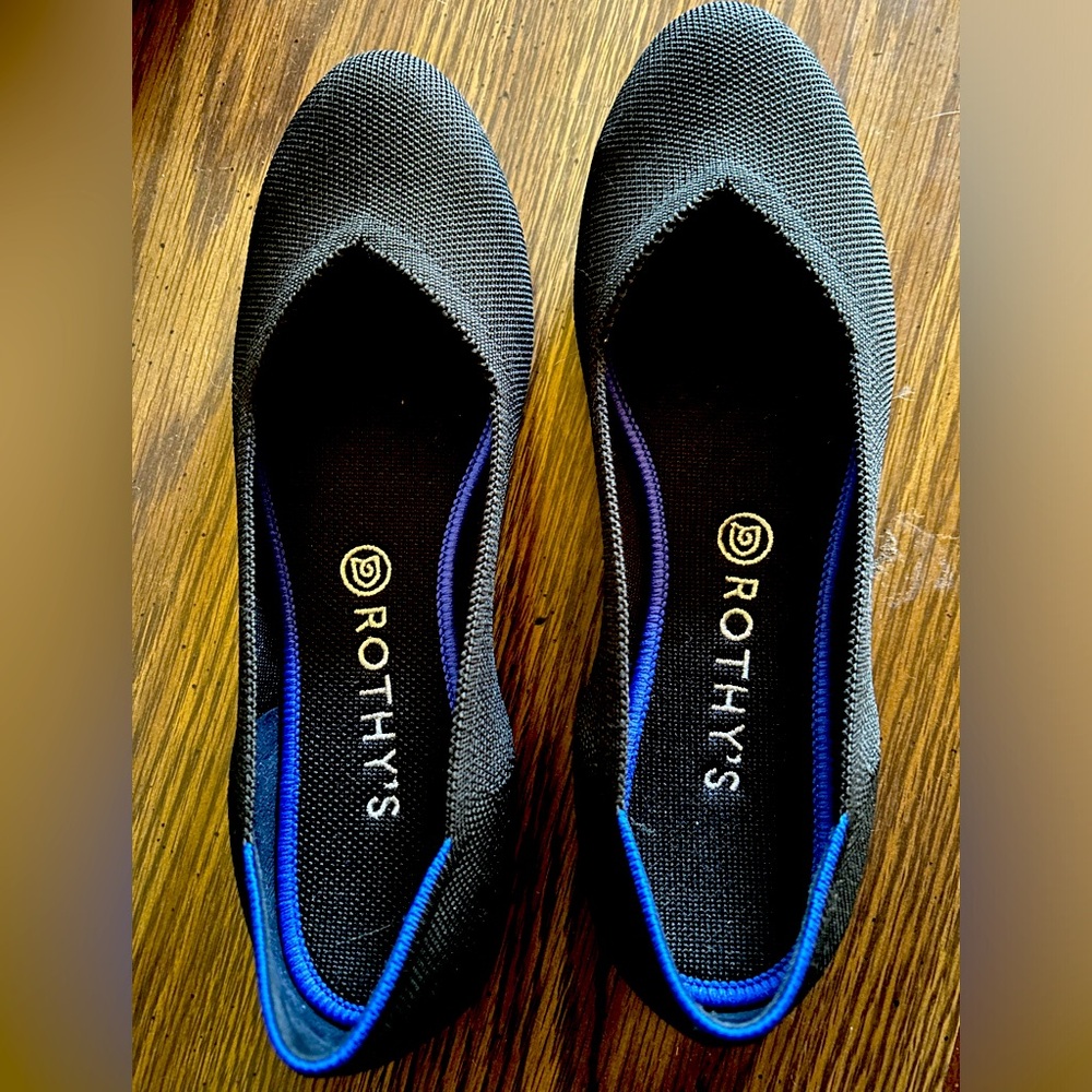 “Black Solid”  Rothy’s “The Flat” Size: 10.5